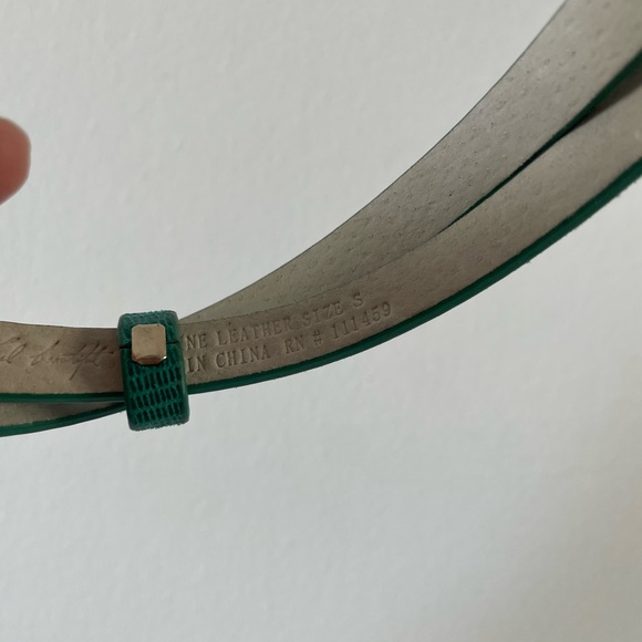 White house black market bow green and gold belt - Picture 3 of 6